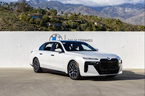 2026 BMW 750e i xDrive