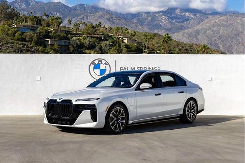 2026 BMW 750e i xDrive