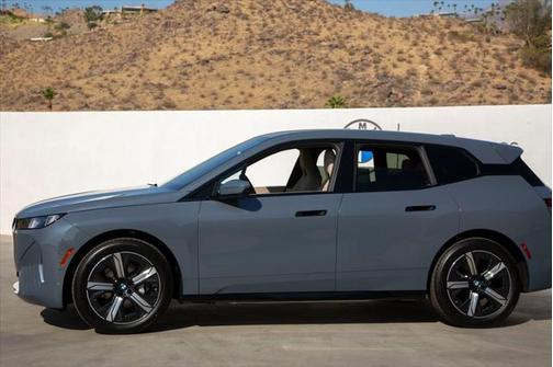 2026 BMW iX xDrive45