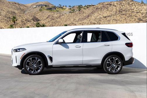 Alpine White 2024 BMW X5 xDrive40i