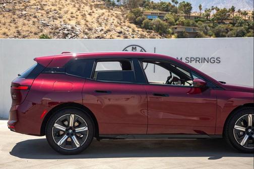 2026 BMW iX xDrive45