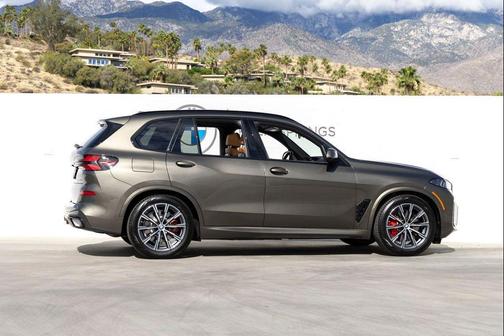 Manhattan Green Metallic 2026 BMW X5 PHEV xDrive50e