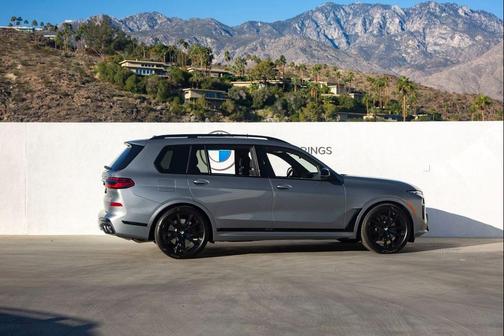 2026 BMW X7 M60i