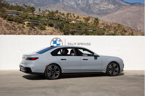 2025 BMW 750e i xDrive