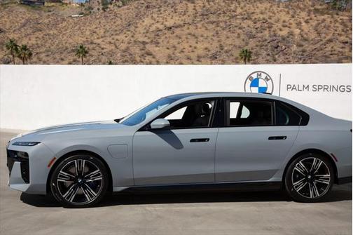 2025 BMW 750e i xDrive