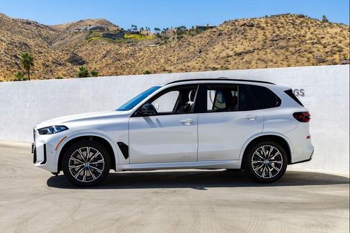 Mineral White Metallic 2024 BMW X5 M60i