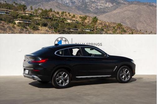 2024 BMW X4 xDrive30i
