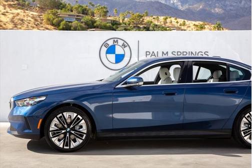 2025 BMW i5 eDrive40