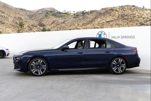 Tanzanite Blue II Metallic 2026 BMW 740 xDrive