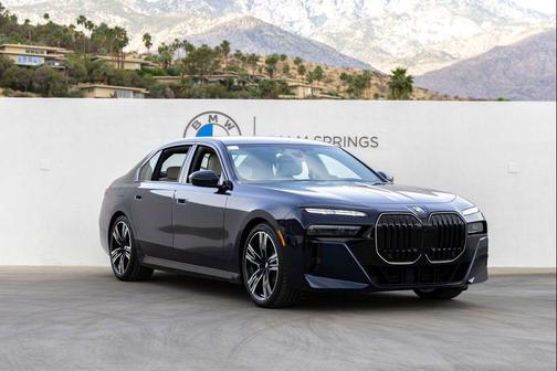 Tanzanite Blue II Metallic 2026 BMW 740 xDrive