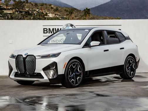 Photo 2 of 29 of 2022 BMW iX xDrive50