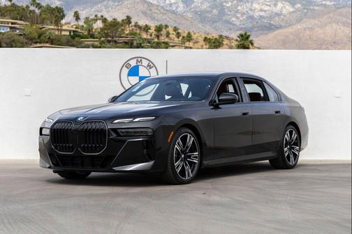 Black Sapphire Metallic 2026 BMW 740 740i
