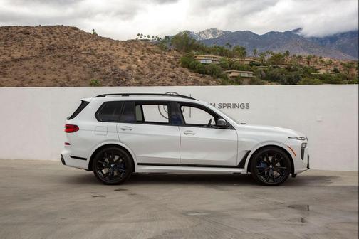 2026 BMW X7 M60i