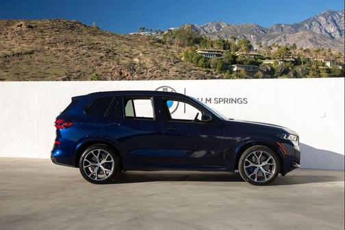 2024 BMW X5 M60i