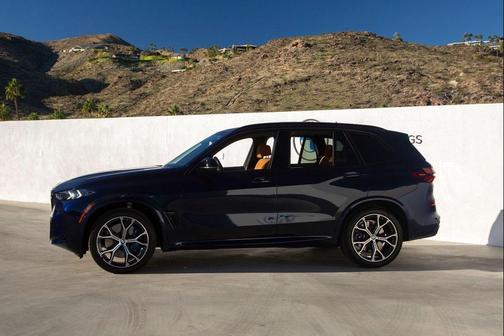 2024 BMW X5 M60i