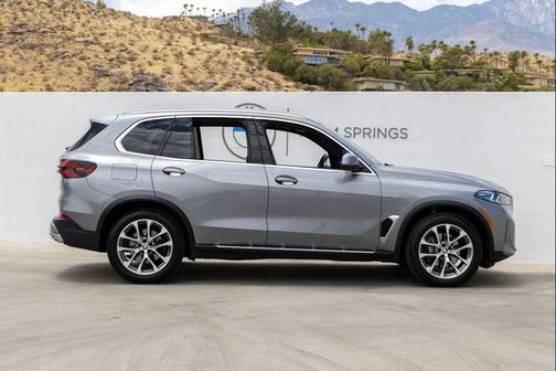 Skyscraper Grey Metallic 2024 BMW X5 xDrive40i