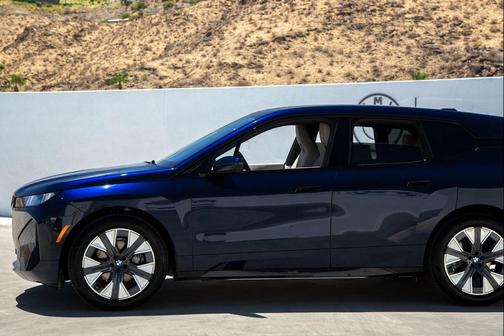 2026 BMW iX xDrive45