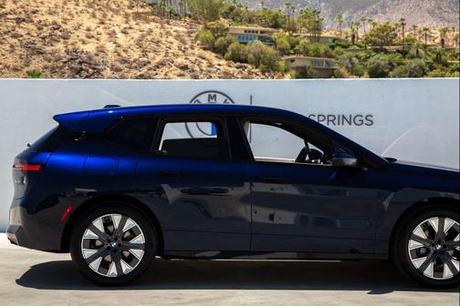 2026 BMW iX xDrive45