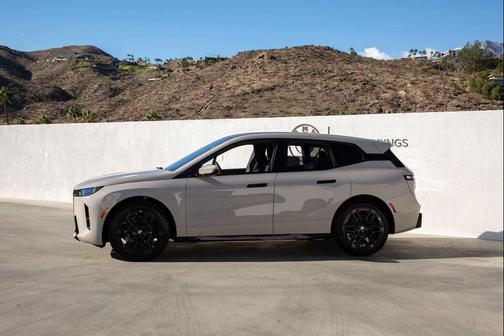 2026 BMW iX xDrive60