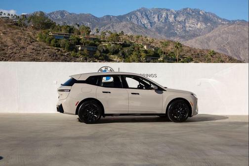 2026 BMW iX xDrive60