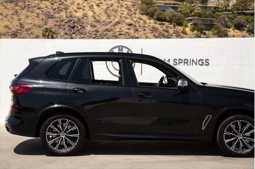 2022 BMW X5 M50i