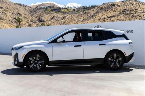 Mineral White Metallic 2023 BMW iX xDrive50