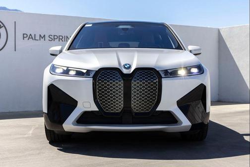 Mineral White Metallic 2023 BMW iX xDrive50