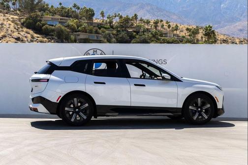 Mineral White Metallic 2023 BMW iX xDrive50