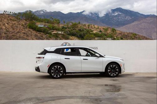 2026 BMW iX xDrive60