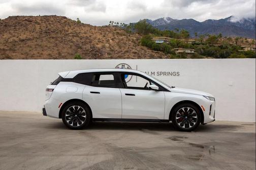 2026 BMW iX xDrive60