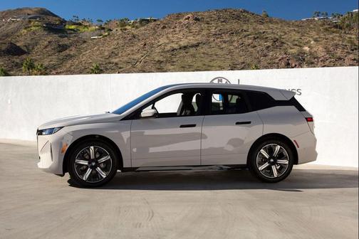2026 BMW iX xDrive60
