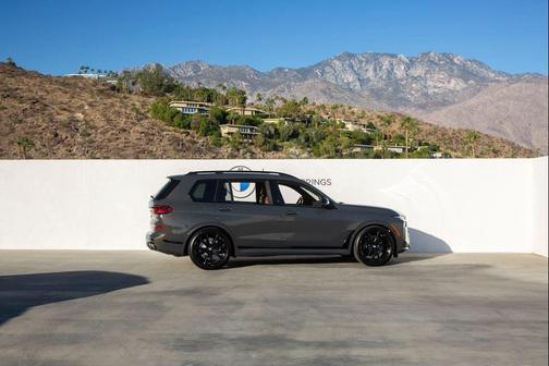 2026 BMW X7 M60i