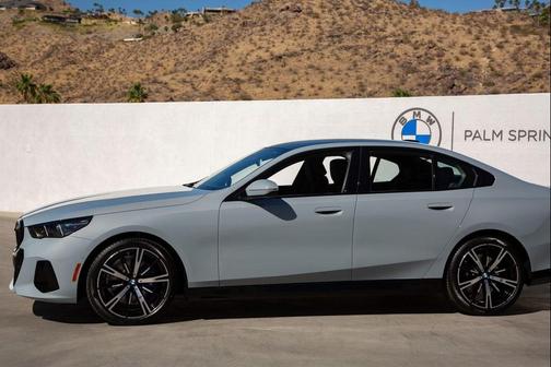 Brooklyn Grey Metallic 2026 BMW 530 530i