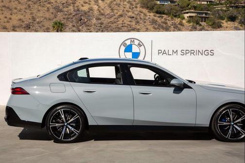 Brooklyn Grey Metallic 2026 BMW 530 530i