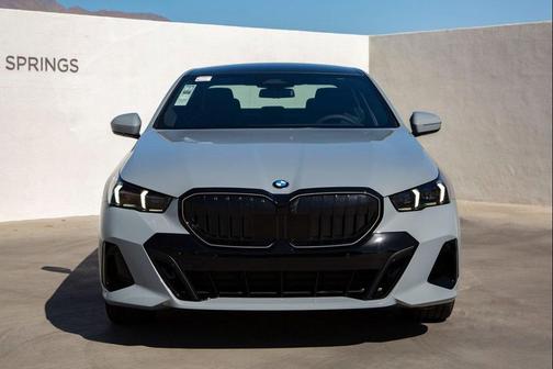 Brooklyn Grey Metallic 2026 BMW 530 530i