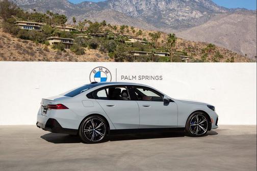 Brooklyn Grey Metallic 2026 BMW 530 530i