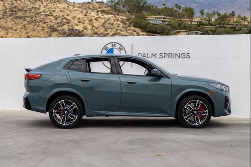 Cape York Green Metallic 2026 BMW X2 xDrive28i