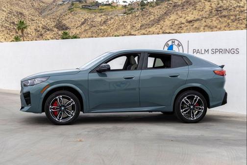 Cape York Green Metallic 2026 BMW X2 xDrive28i