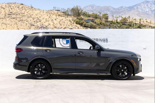 Dravit Grey Metallic 2027 BMW X7 xDrive40i