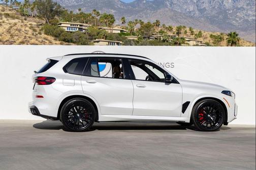 Mineral White Metallic 2026 BMW X5 M60i