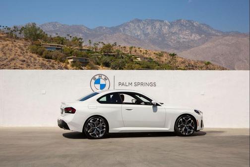 2025 BMW 230 i
