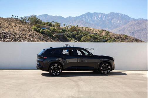2023 BMW XM Base