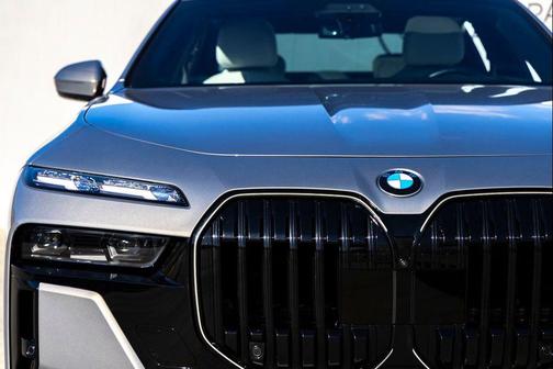 2025 BMW 760 xDrive