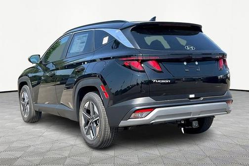 Black 2026 Hyundai TUCSON SEL