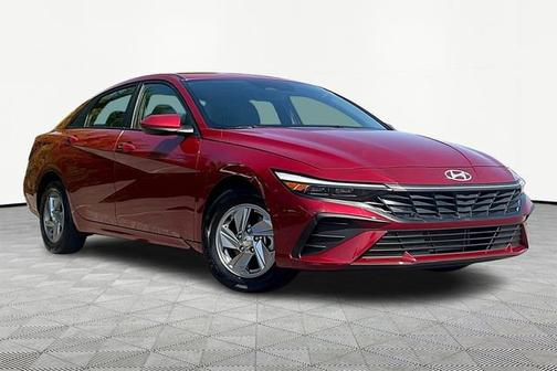 2024 Hyundai ELANTRA SE