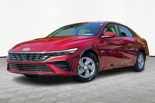 2024 Hyundai ELANTRA SE