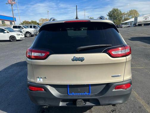 2014 Jeep Cherokee Sport