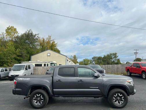 2020 Toyota Tacoma TRD Sport