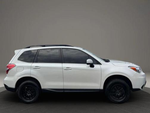 Crystal White Pearl 2016 Subaru Forester 2.5i Limited
