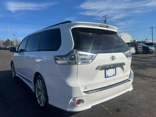 2017 Toyota Sienna SE Premium